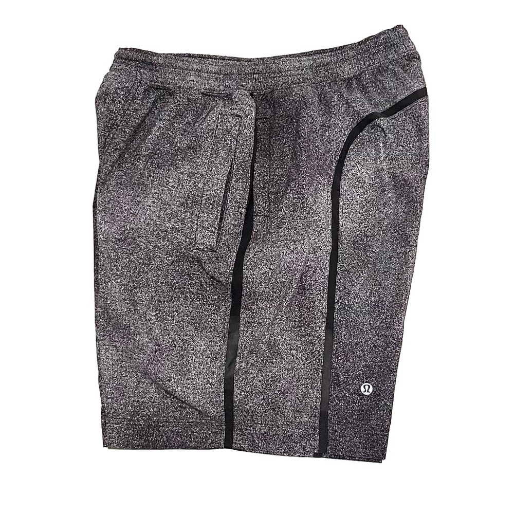 Lululemon Men’s Large Pace Breaker Short - Size Large (32-34 Waist) - LIKE NEW